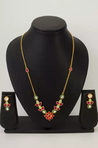 gold plated teardrop kundan necklace