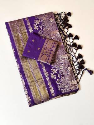 Purple Tassels Fumka On Pallu With Flower Veil And Beautiful Zomatri Flower georgettete Saree 3