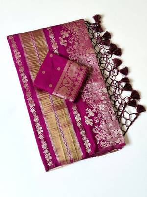 Pink Color Tassels Fumka On Pallu With Flower Veil And Beautiful Zomatri Flower georgettete Saree 3