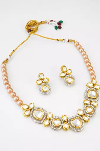 gold tone kundan choker set