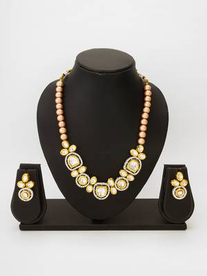 gold tone kundan choker set 1