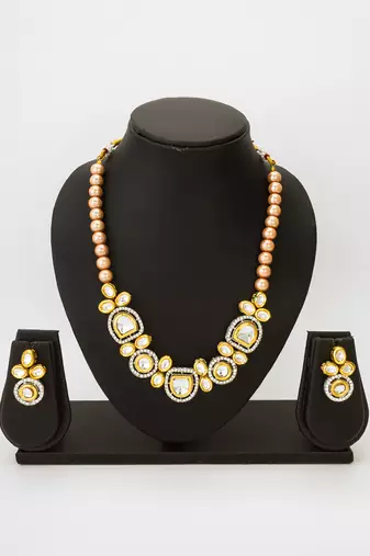 gold tone kundan choker set