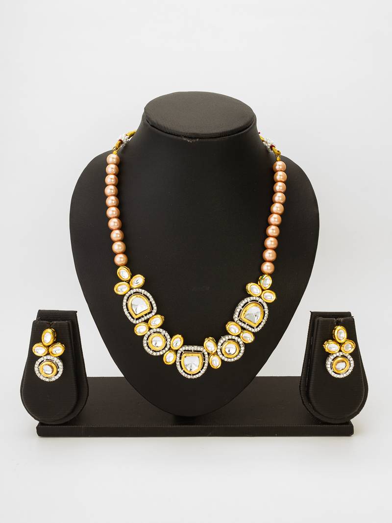 gold tone kundan choker set