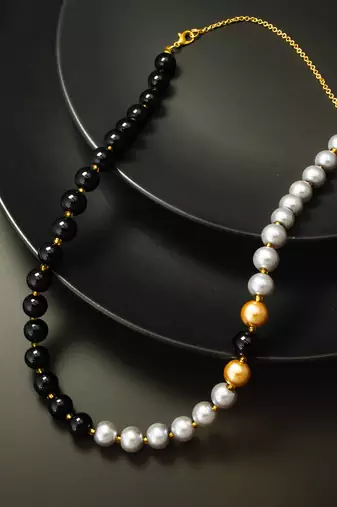 black grey pearl necklace