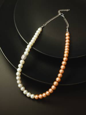 white peach pearl necklace 1