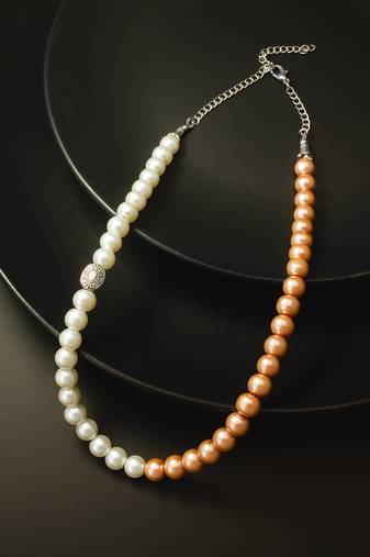 white peach pearl necklace