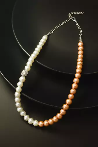 white peach pearl necklace