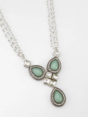 triple strand pearl necklace 3