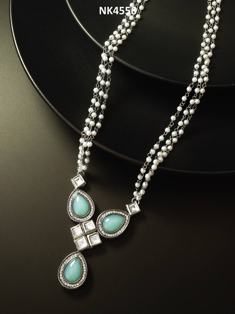 triple strand pearl necklace