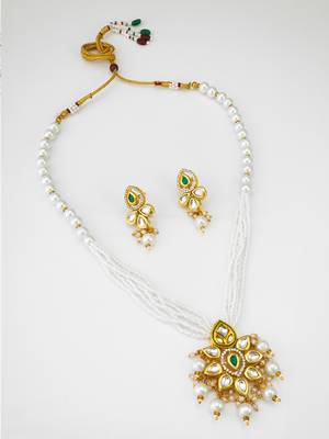 kundan floral pearl necklace set 2