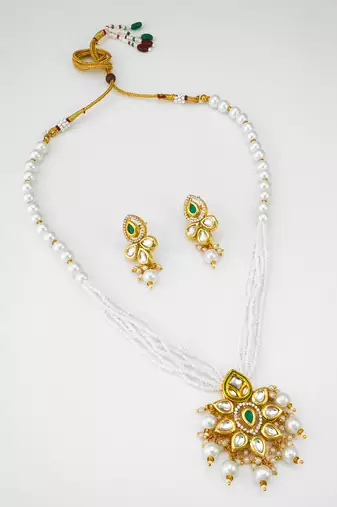 kundan floral pearl necklace set