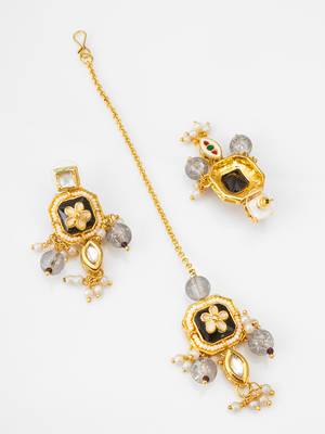 kundan necklace set with maang tikka 4