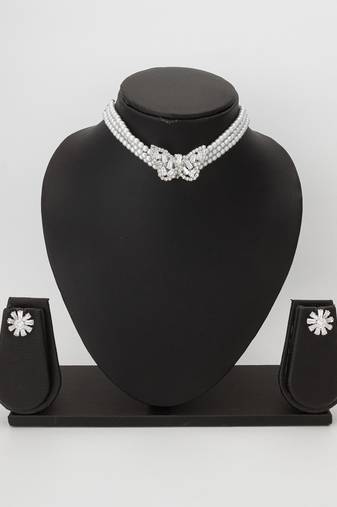 pearl butterfly choker set