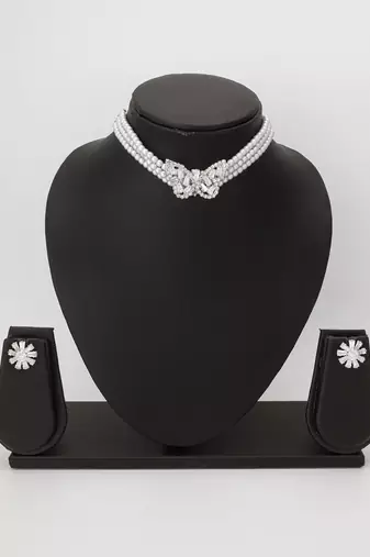 pearl butterfly choker set