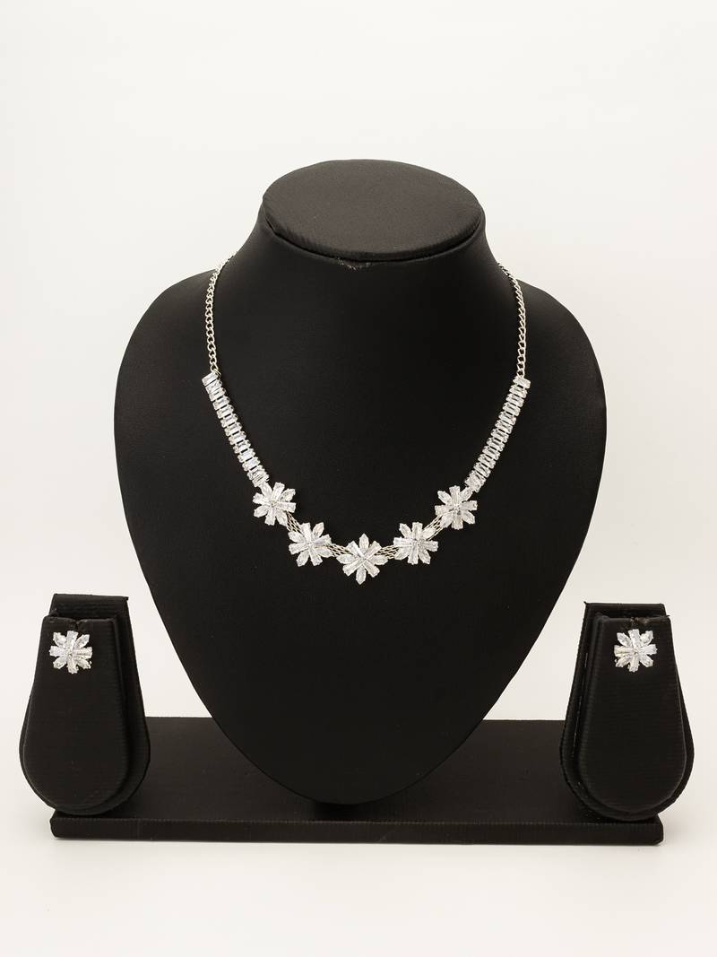 floral motif ad necklace set