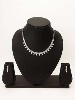 sleek line ad necklace set 1
