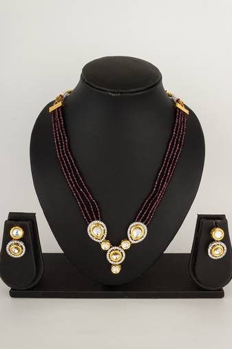 maroon beaded kundan necklace set