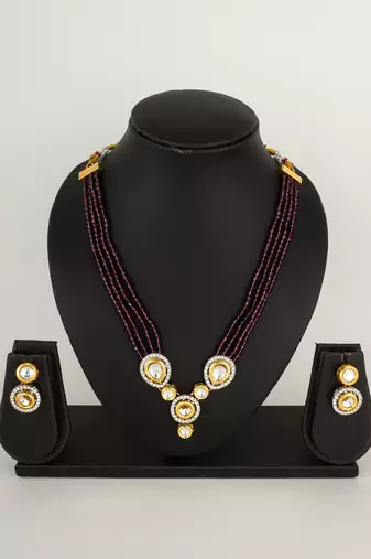 maroon beaded kundan necklace set