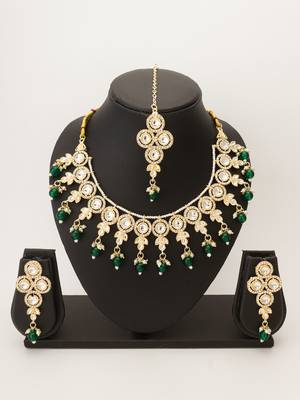 green beaded kundan choker set 4