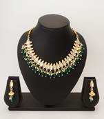 emerald kundan choker set