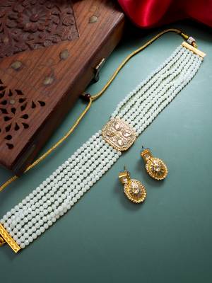 white crystal choker set 5