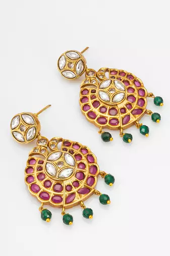 gold toned floral pendant set
