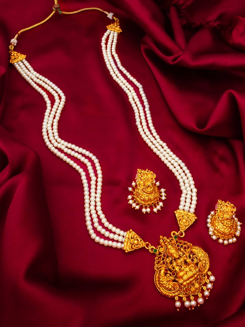 temple lakshmi pearl necklace set