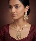 Gold finish jadau necklace set