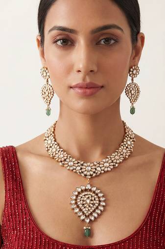 Gold finish kundan necklace set