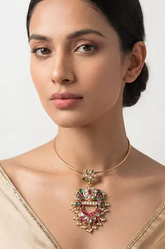 Gold plated sleek collar necklace with multicolor kundan pendant