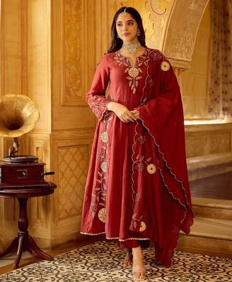 red chanderi silk blend embroidered kurta set with dupatta 1