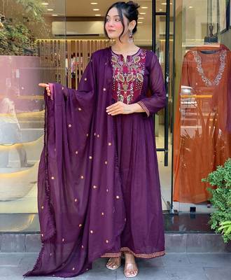 purple chanderi silk blend sequins embroidered kurta set with dupatta 2