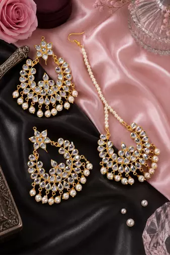 Gold Plated Off-White Pearled Kundan Embellished Dangler Earrings cum Tikka Set 