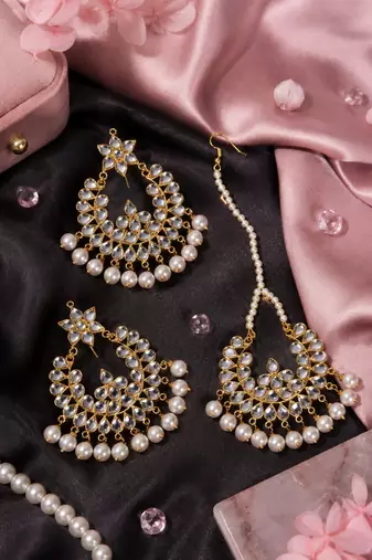 Gold Plated Off-White Pearled Kundan Embellished Dangler Earrings cum Tikka Set for Women