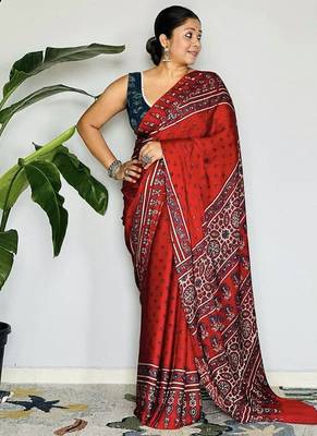 Red japan satin saree with digital print blouse 2