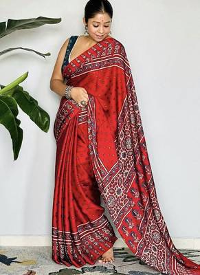 Red japan satin saree with digital print blouse 5