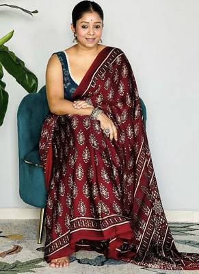 Maroon japan satin saree with digital print blouse 2