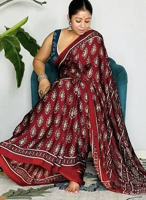 Maroon japan satin saree with digital print blouse 3