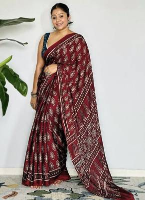 Maroon japan satin saree with digital print blouse 5