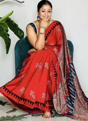 Red japan satin saree with digital print blouse 4
