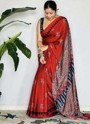 Red japan satin saree with digital print blouse 5