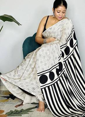 Off-White japan satin saree with digital print blouse 3