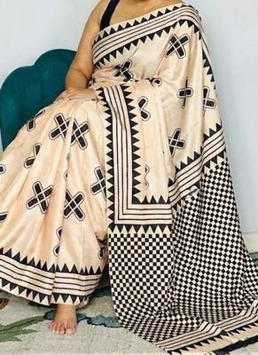 Off-White japan satin saree with digital print blouse 2