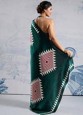 Green japan satin saree with digital print blouse 3