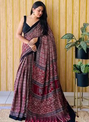 Multicolor japan satin saree with digital print blouse 1