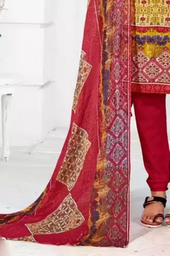 Mustrad crepe printed unstitched dress material