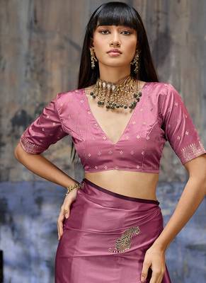 pink satin weaving silk blend saree 4