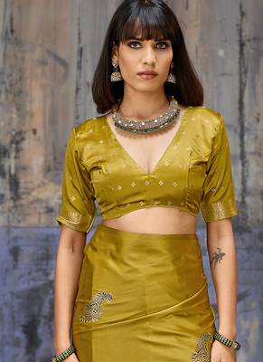 mustard satin weaving silk blend saree 4