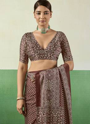 brown faux satin printed saree 4