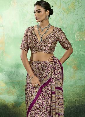 wine faux satin printed saree 4